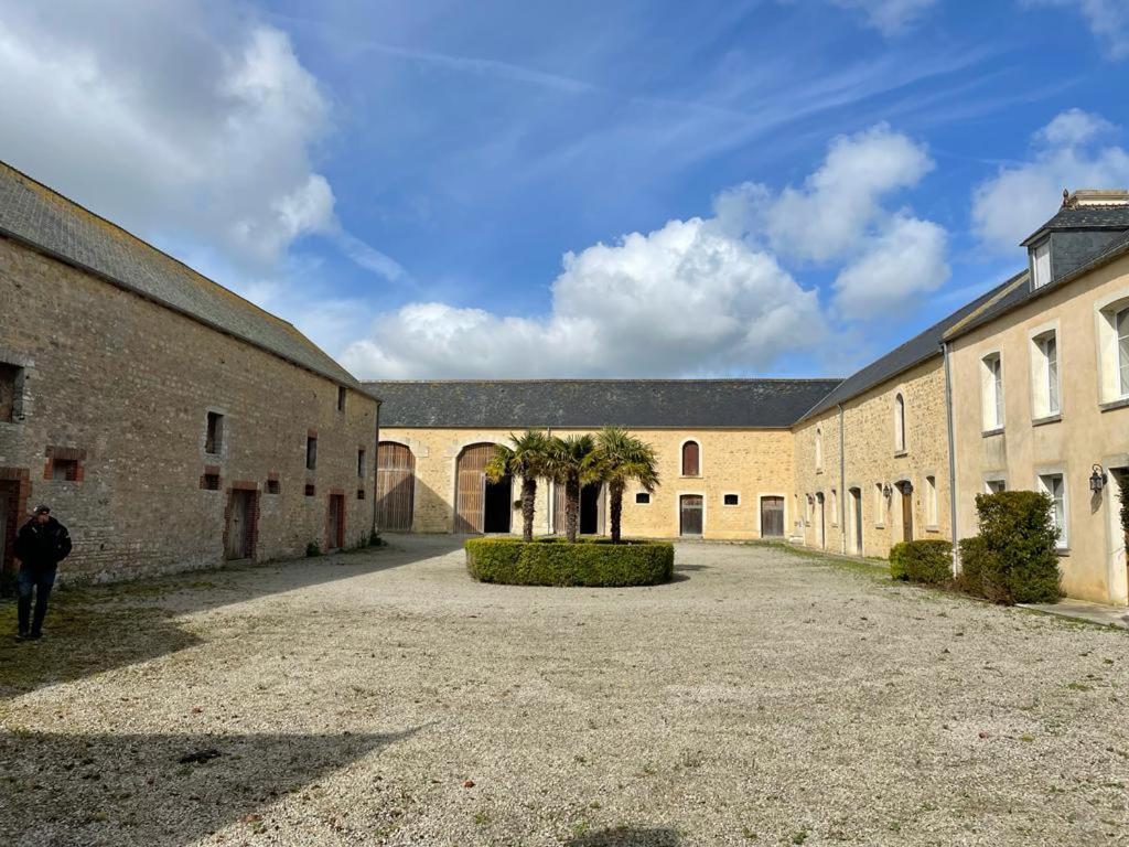 Le Clos Du Bas Courtil Guesthouse B&B Omaha Beach Osmanville Экстерьер фото